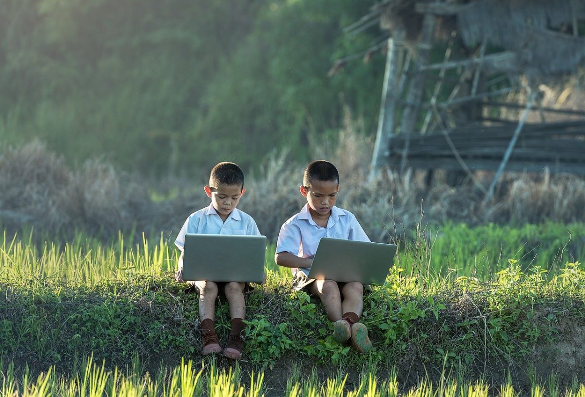 les enfants et l'ordinateur